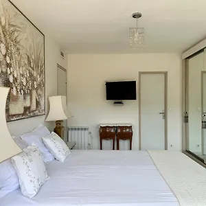  Appartement Metro Gambetta France