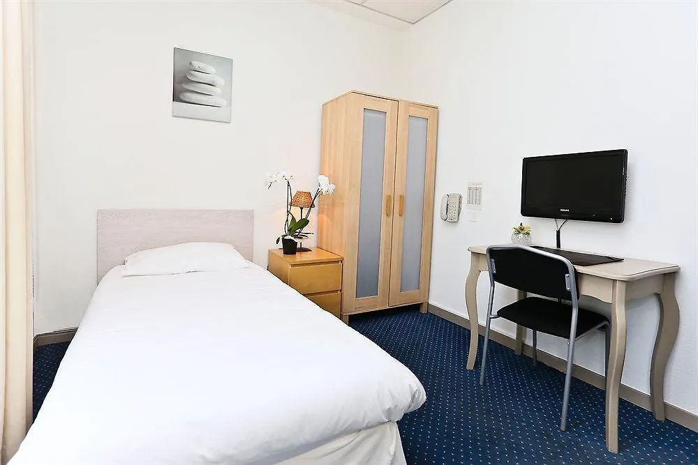 ** Hotel Hôtel P.L.M. Cannes France
